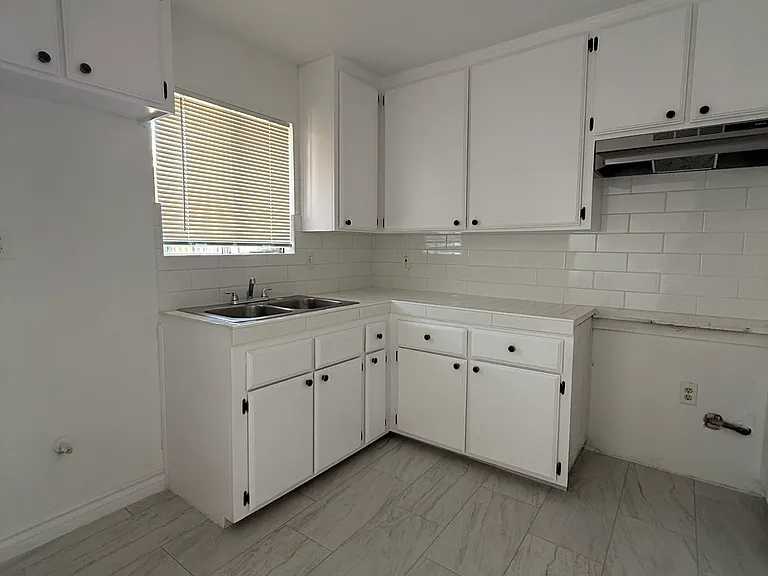 519 Monterey St #B — Photo 7