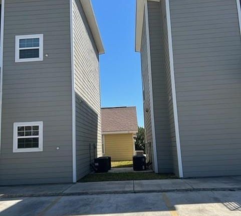 4th image of 1513 Quitaca Dr
