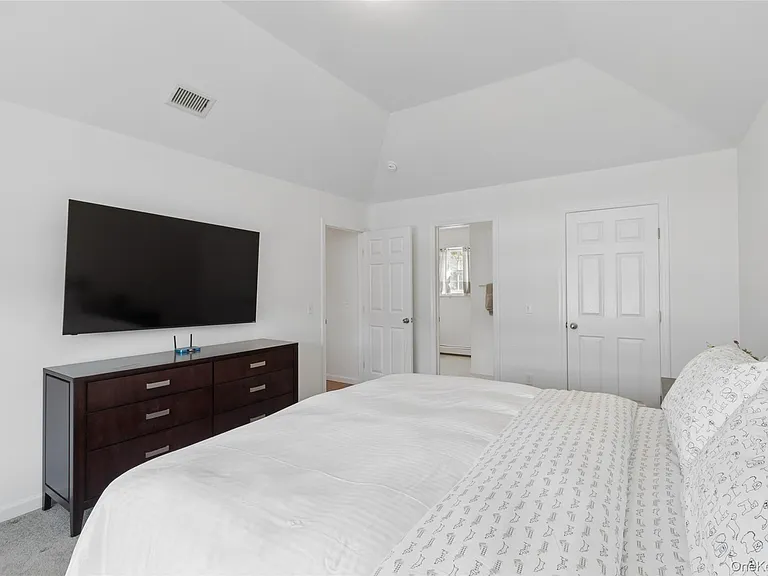16 Mastro Ct — Photo 24