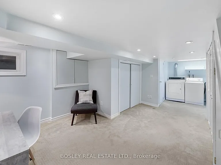 140 Helendale Ave — Photo 26