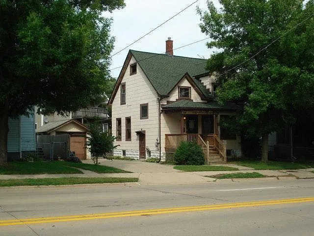 Charles St