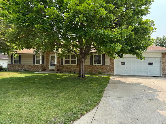 3rd image of 1020 S Ann Dr