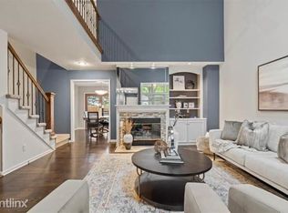 6703 W 126th Pl #R, Leawood, KS 66209