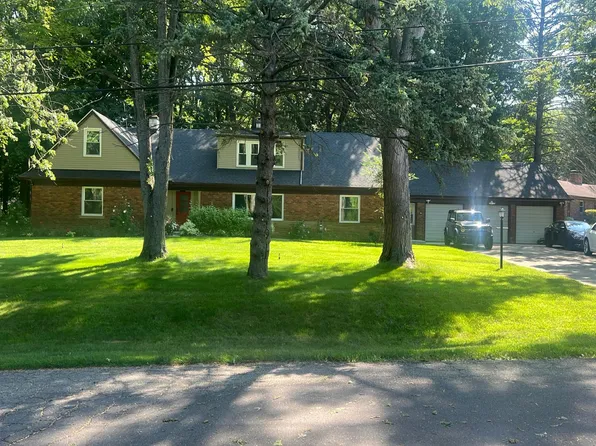 24100 Tamarack Trl, Southfield, MI 48075