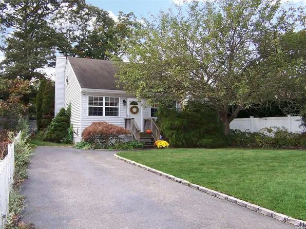 46 Lafayette Avenue, Mastic, NY 11950