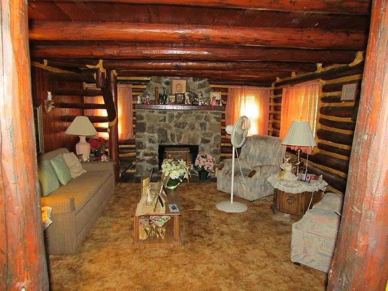 1st image of 28 Lake Dr