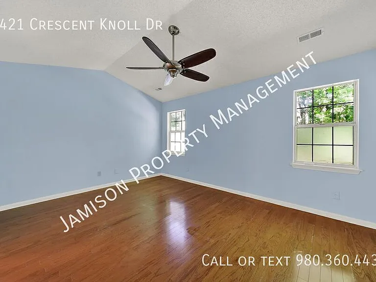 3421 Crescent Knoll Dr — Photo 17