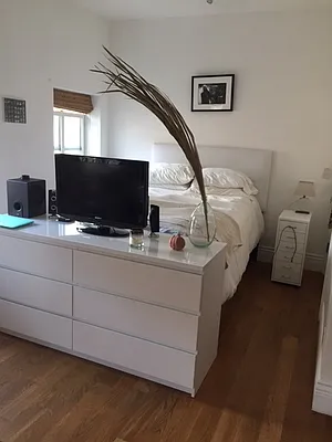 Rented by L Rose Realty (Brokerage) | media 10