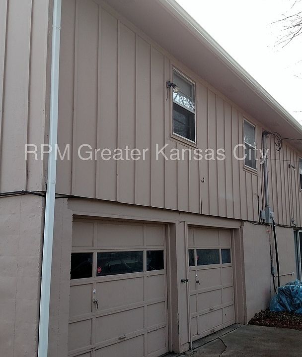 2nd image of 11016 E 63rd St