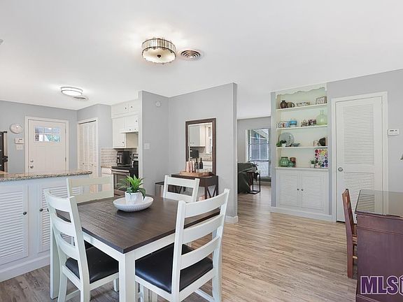 4th image of 344 Burgess Pl