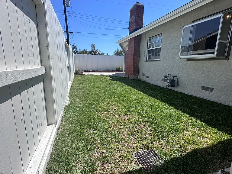 230 Stevens Ave — Photo 36