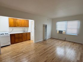 645 S. Burnside Ave.