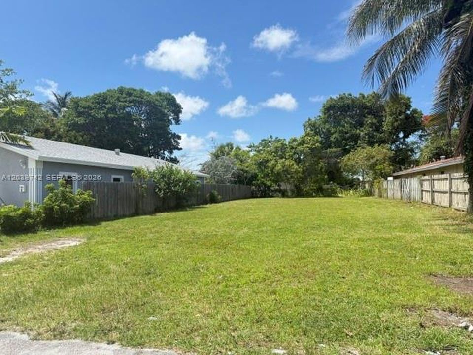 213 NW 12th St, Pompano Beach