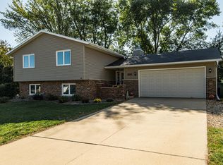 1816 Northern Valley Dr NE, Rochester, MN 55906