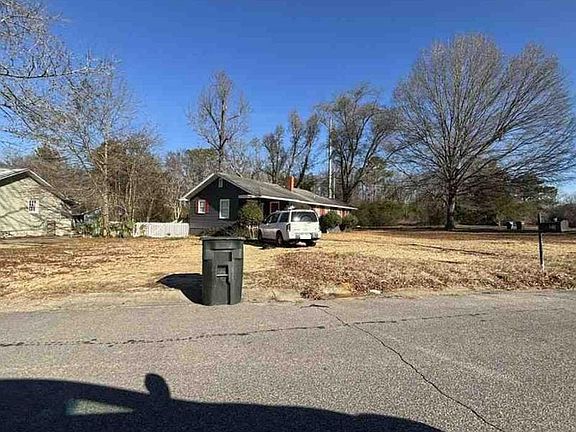 4th image of 960 Meadowbrook Dr