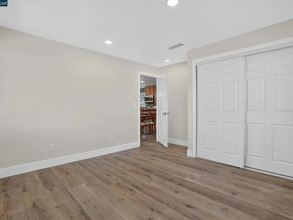 29 Solano Ave