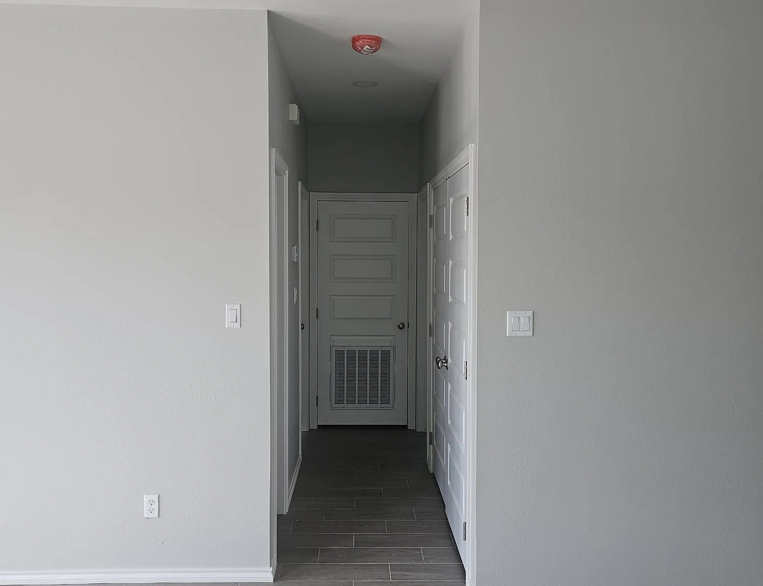 The Oasis Apartments — Photo 4