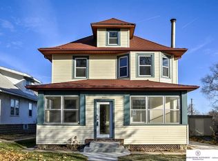 2407 Hanscom Blvd, Omaha, NE 68105