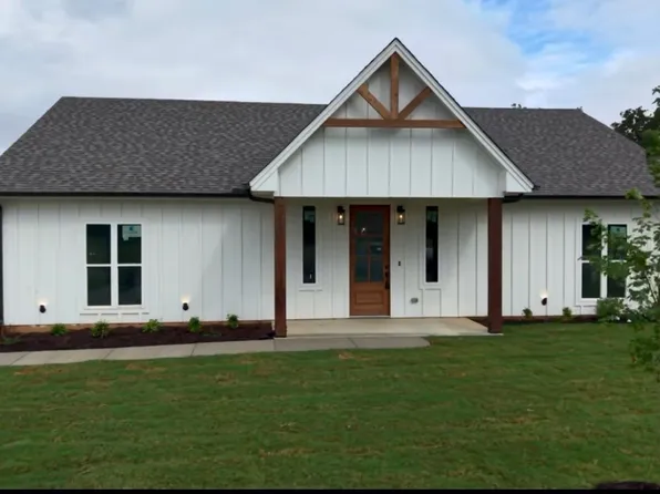 518 Strong St, Bowie, TX 76023