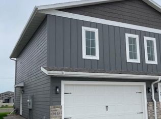 9648 W Tunis Dr, Sioux Falls, SD 57106