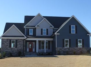 102 Woodbark Cv, Willow Spring, NC 27592