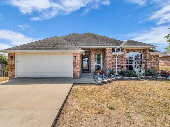 104 Topaz Cir, Hewitt, TX 76643