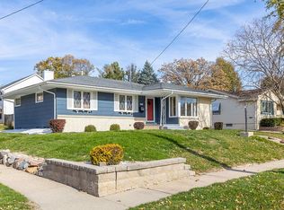 2513 Fairlawn Dr, West Des Moines, IA 50265