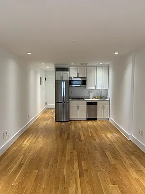 Rented by Buchbinder & Warren | media 6