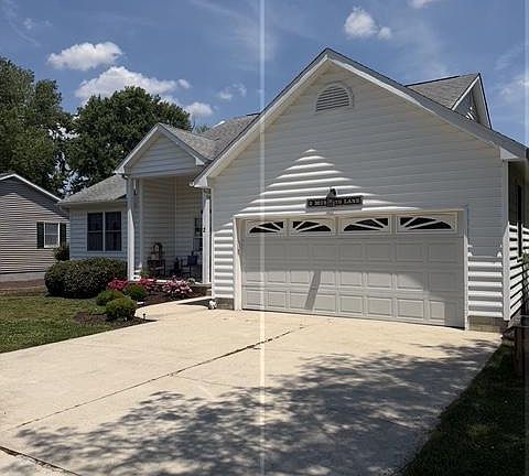 3rd image of 2 Murrays Ln