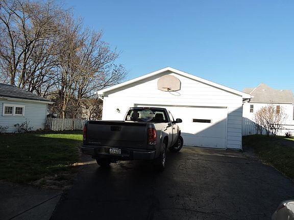 2 CAR GARAGE
