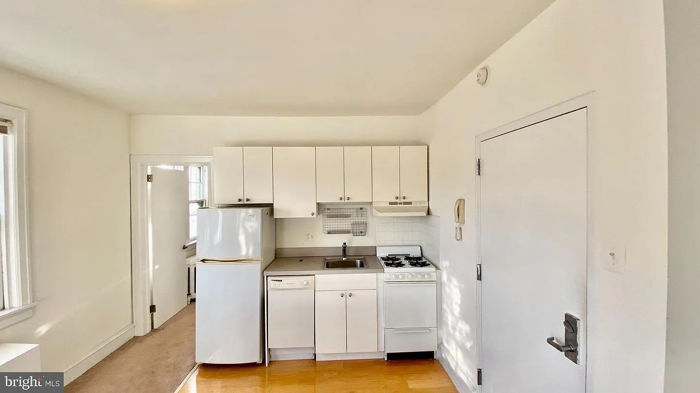 332-34 South 17 Street — Photo 3