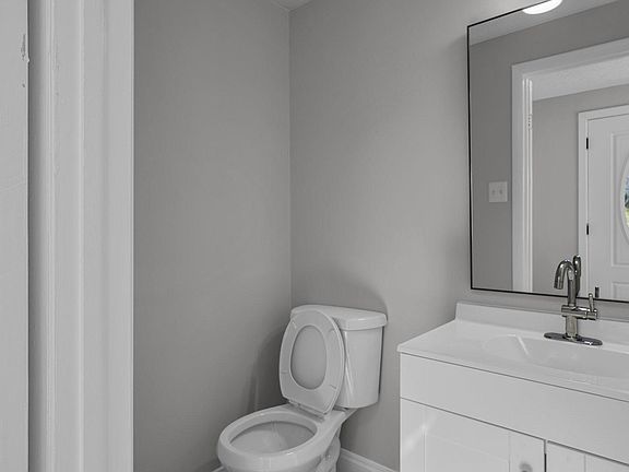 5th image of 13516 Bentley Cir