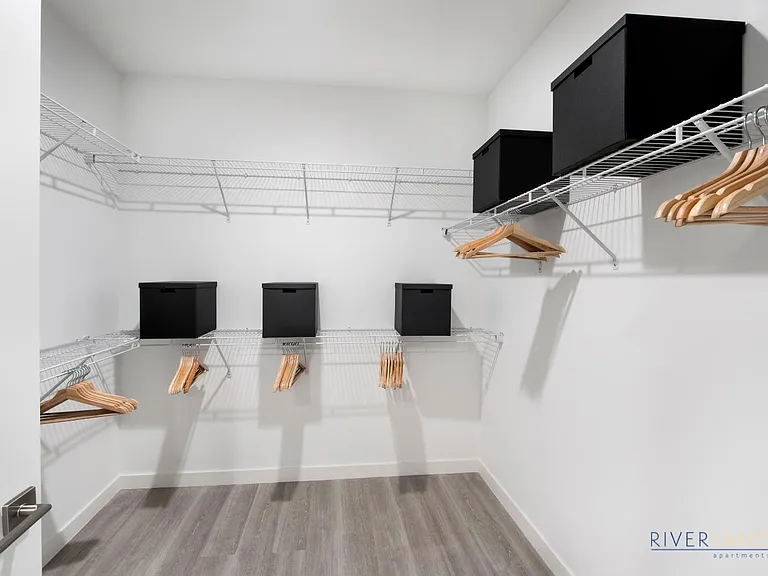 Riverland Apartments — Photo 11
