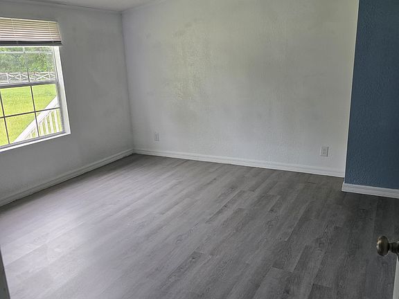 4th image of 10397 SW 155th St