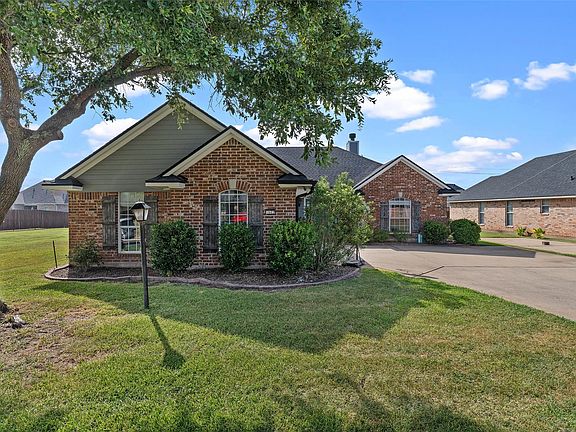 5th image of 1602 E Belle Haven Dr