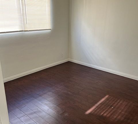 5th image of 1444 Barry Ave #1K