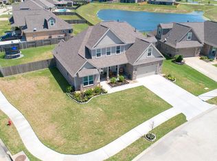 9743 Suffolk Downs Dr, Mont Belvieu, TX 77523