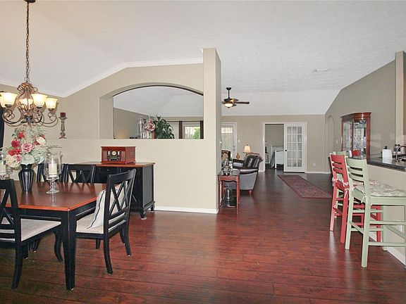 3rd image of 10005 Hidden Falls Dr