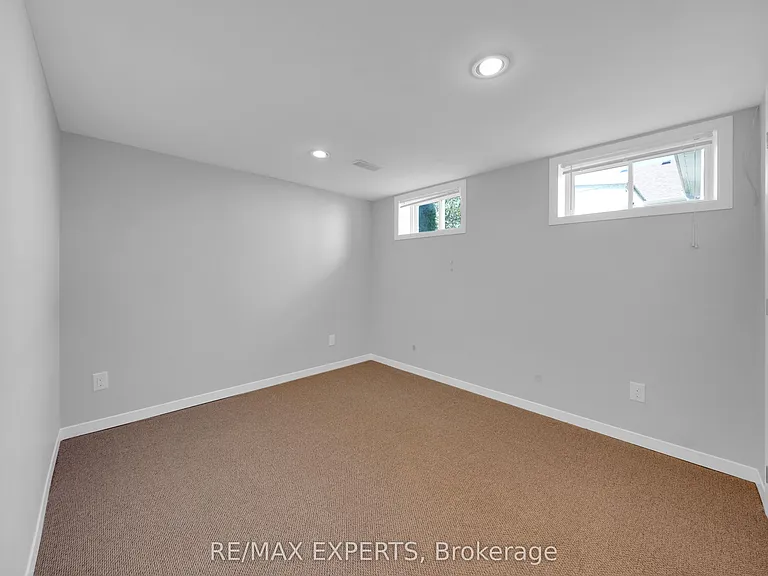 87 Eugenia St #LOWER — Photo 16