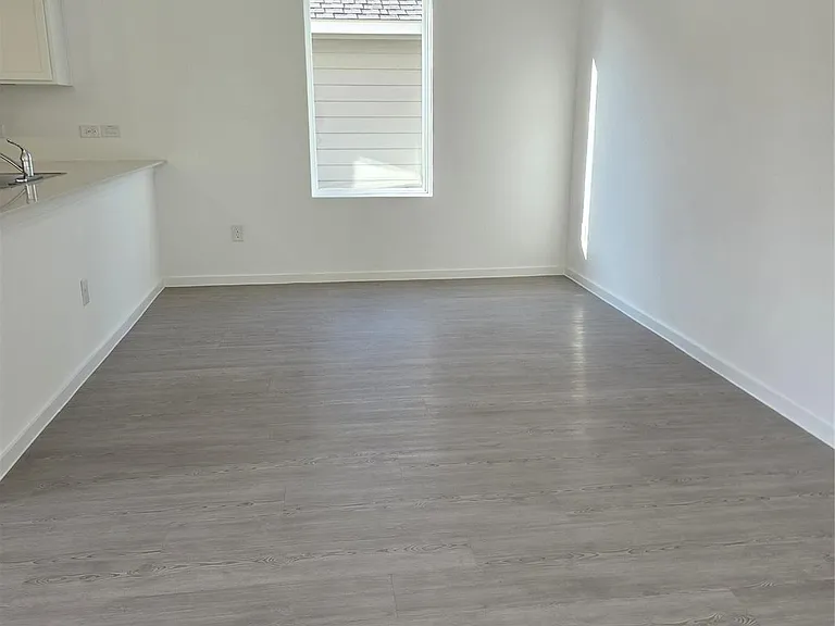 5708 Ivy Crst — Photo 5