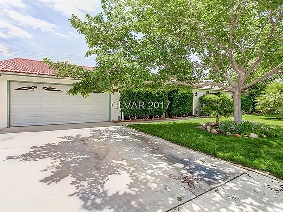 This home has an attached 2 car garage...RV parking & an 1700 sq ft permitted shop