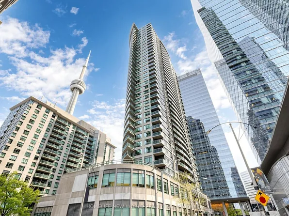 30 Grand Trunk Cres #1911, Toronto, ON M5J 3A4