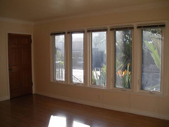 Living room/Front door