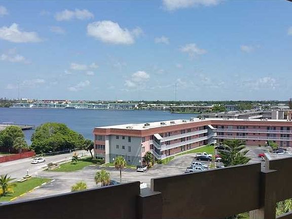 4th image of 1401 NE Miami Gardens Dr APT 797