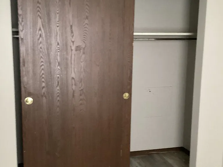York Villa Apartments — Photo 16