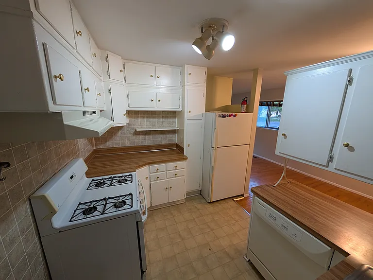 2734 Hampshire Rd — Photo 21