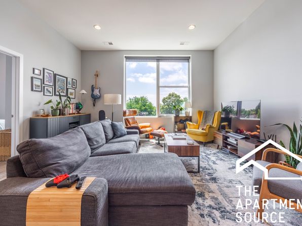 2247 W Lawrence Ave #205