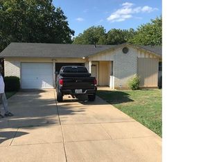 3213 Oak Timber Dr, Forest Hill, TX 76119