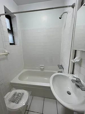 Rented by Jonis Realty | media 5