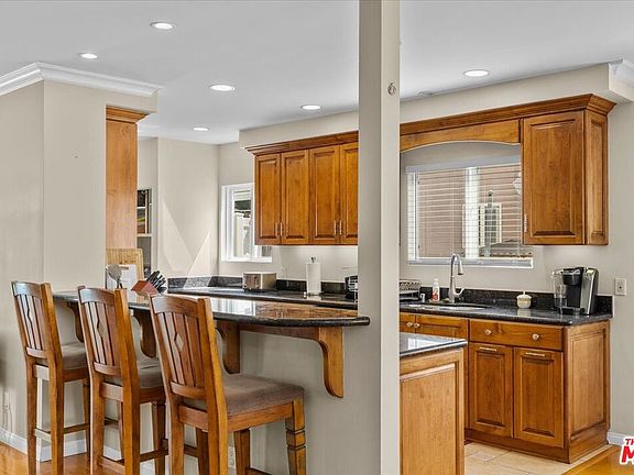 5th image of 15406 S Wilton Pl